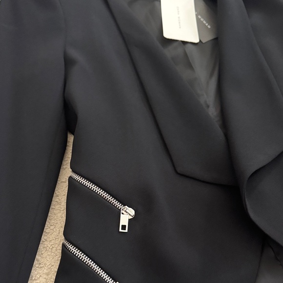 Zara Women's Black Blazer with Zipper Accents - Picture 3 of 5